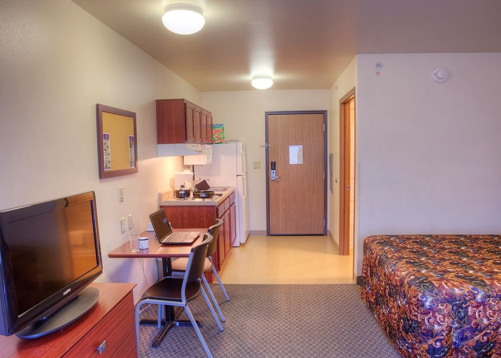 Woodspring Suites Topeka Quarto foto