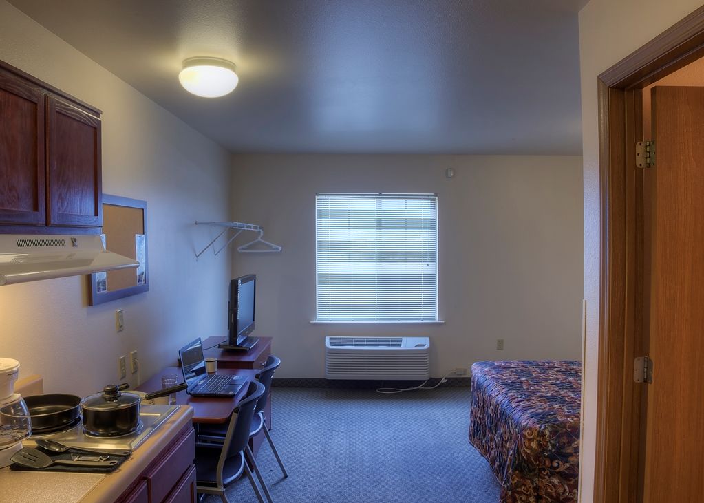 Woodspring Suites Topeka Quarto foto