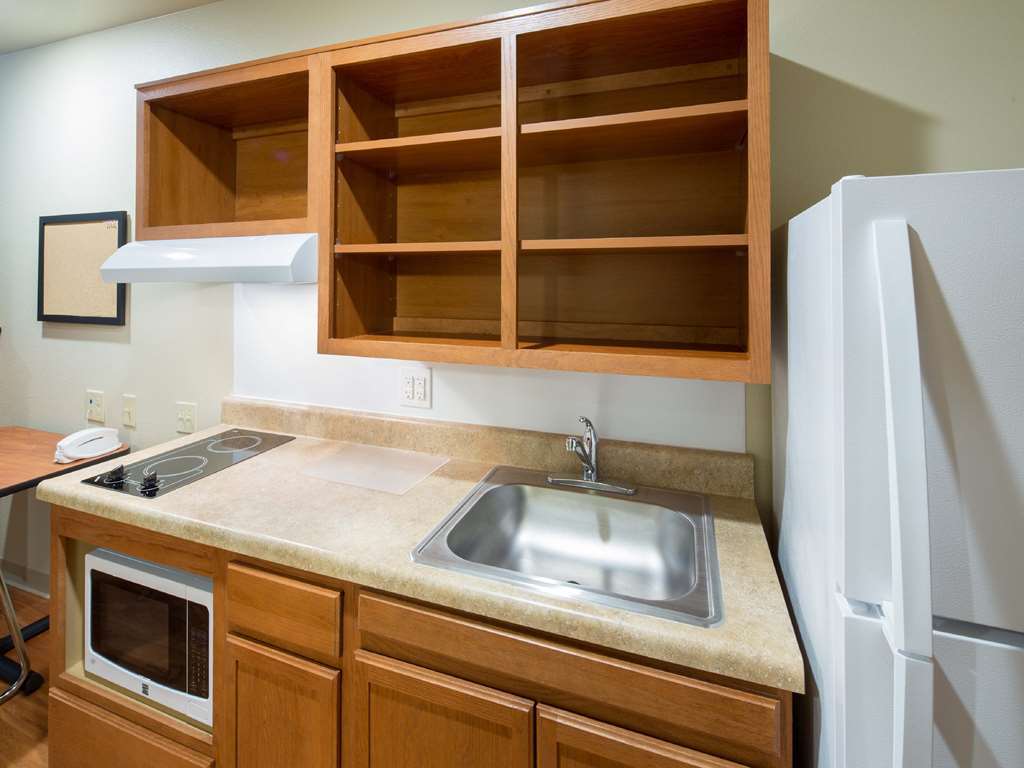 Woodspring Suites Topeka Quarto foto