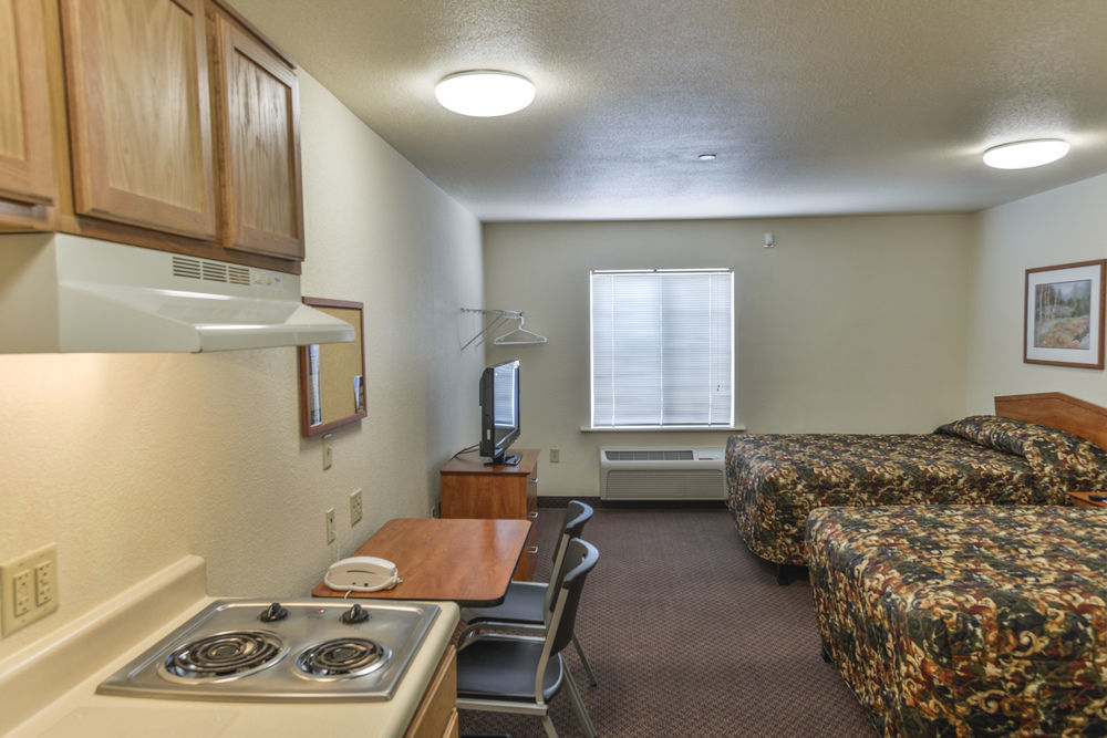 Woodspring Suites Topeka Exterior foto